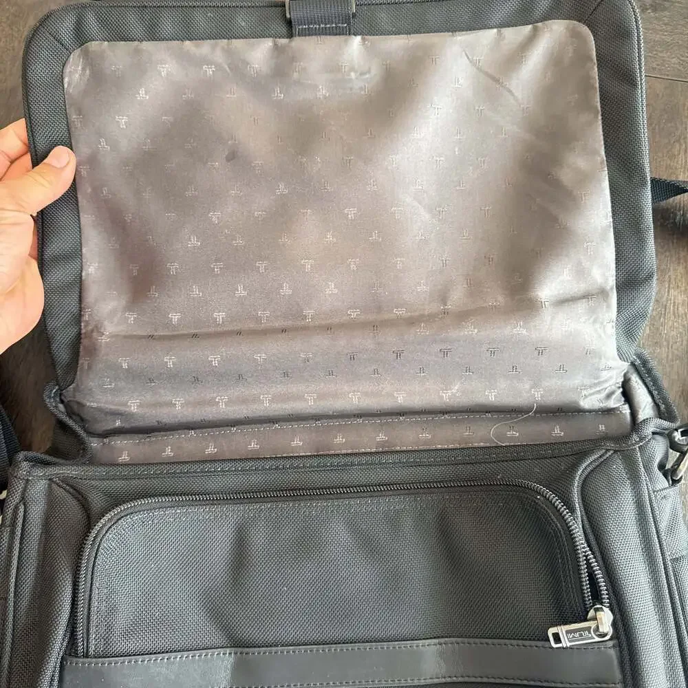 TUMI Business Bag Briefcase Black Solid Used